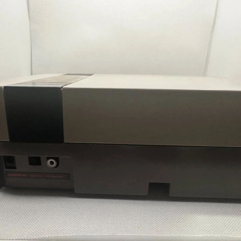 Original Nintendo NES Console-one controller NEW 72 pin installed VG